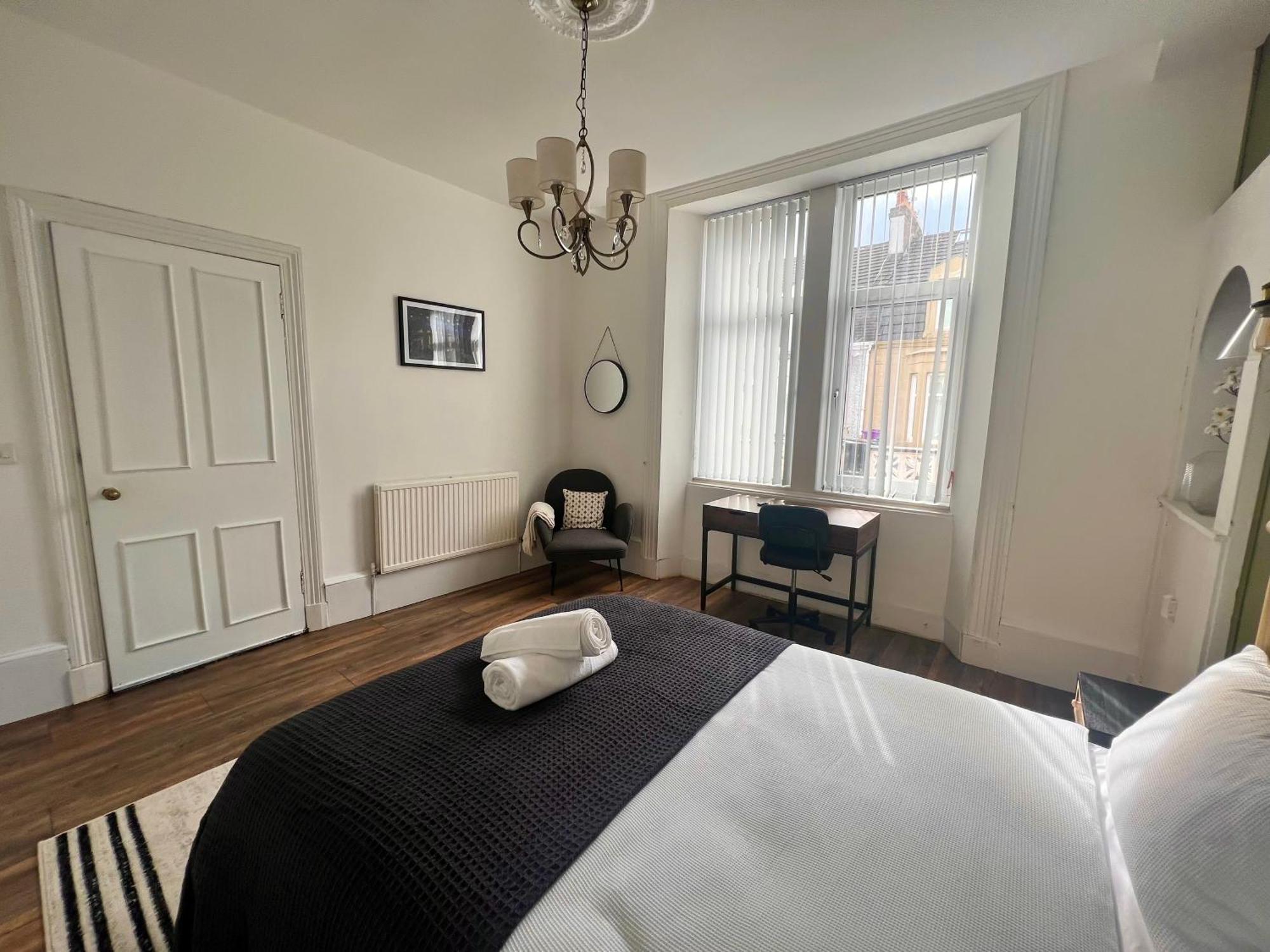 Spacious 3 Bedroom Home In Glasgow - Free Parking Экстерьер фото