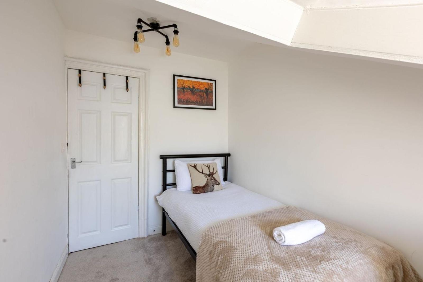 Spacious 3 Bedroom Home In Glasgow - Free Parking Экстерьер фото