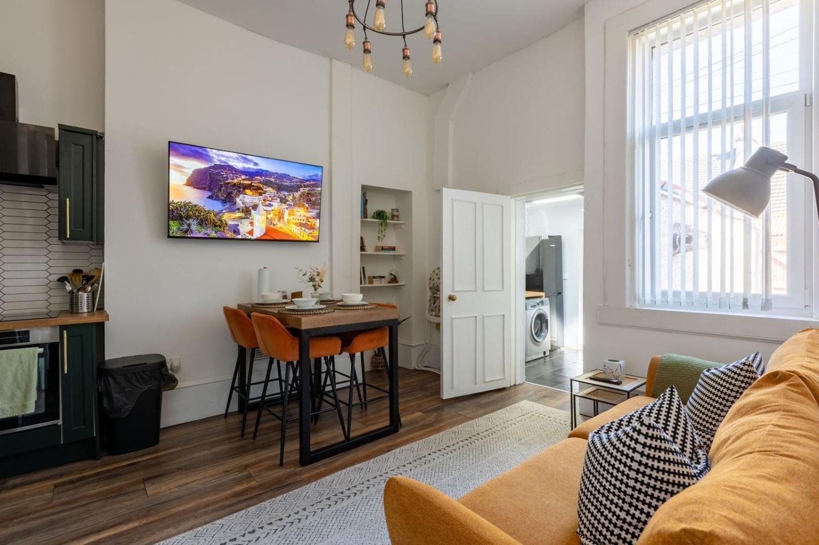 Spacious 3 Bedroom Home In Glasgow - Free Parking Экстерьер фото